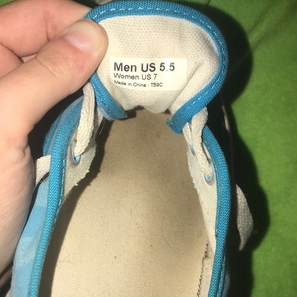 Vans - Picture 3 of 3